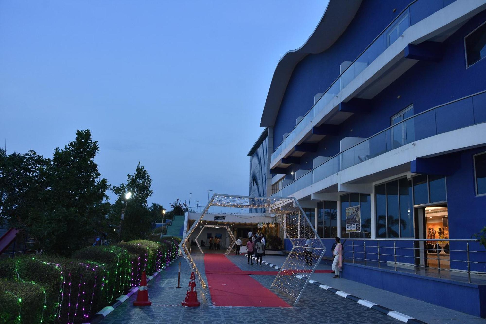 Silver Stone Park Resort, Kovilpatti Exterior photo